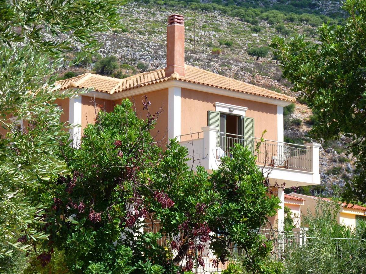 Villa Marianna Lourdata  Buitenkant foto